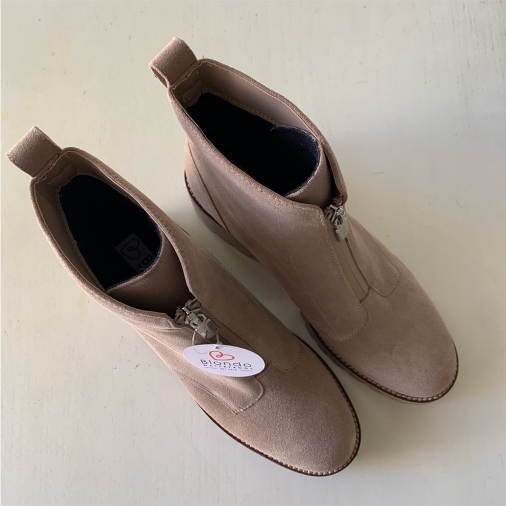 NWOT Blondo waterproof bootie in sand suede